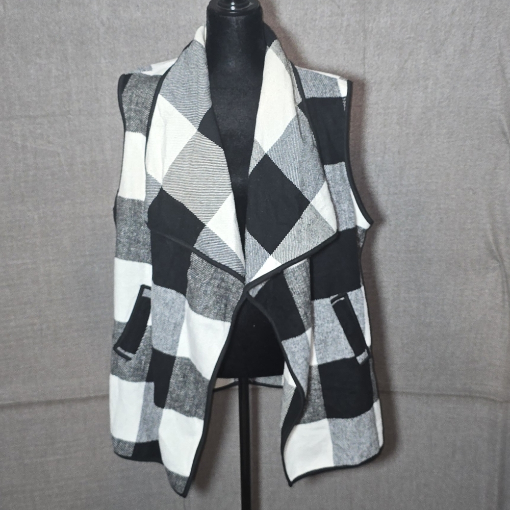 YACUN Women's Black & White Oversized Buffalo Plaid Sleeveless Vest 2XL